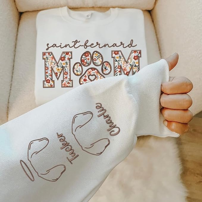 CHILLEVER Personalized Embroidered Dog Mom Sweatshirt, Dog Mama Crewneck, Gift for Mom, Pet Name On The Sleeve