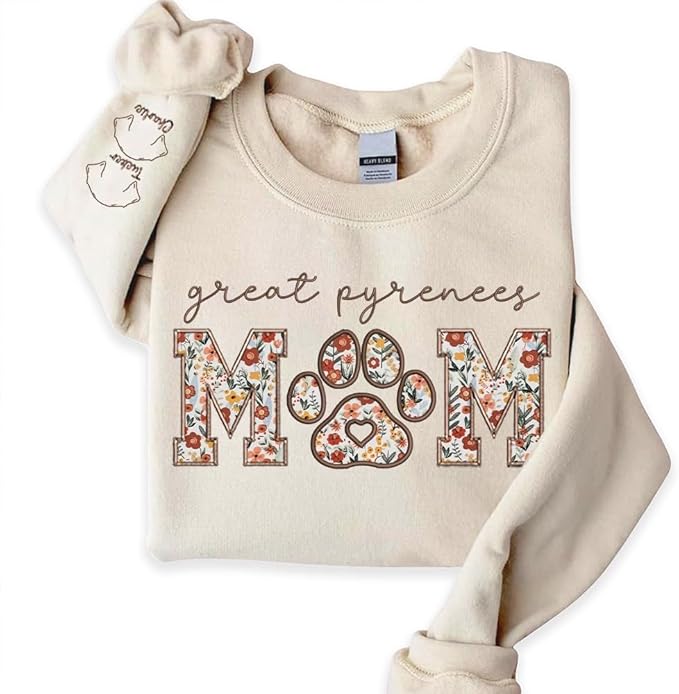 CHILLEVER Personalized Embroidered Dog Mom Sweatshirt, Dog Mama Crewneck, Gift for Mom, Pet Name On The Sleeve