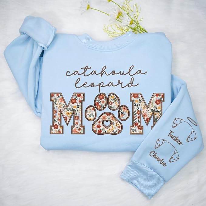CHILLEVER Personalized Embroidered Dog Mom Sweatshirt, Dog Mama Crewneck, Gift for Mom, Pet Name On The Sleeve