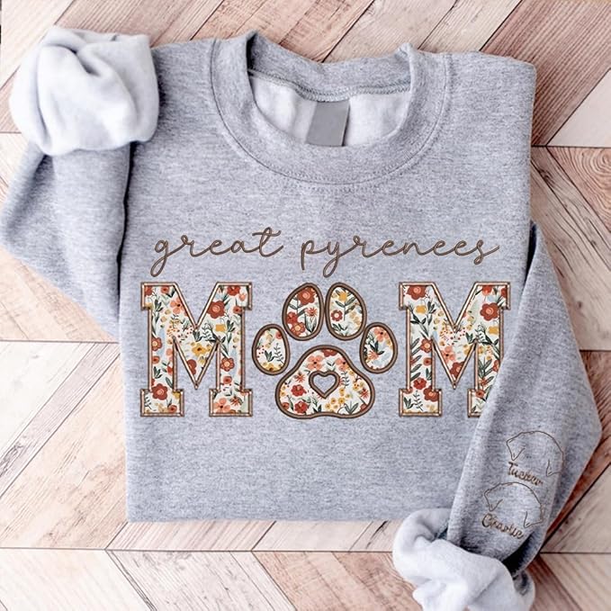 CHILLEVER Personalized Embroidered Dog Mom Sweatshirt, Dog Mama Crewneck, Gift for Mom, Pet Name On The Sleeve
