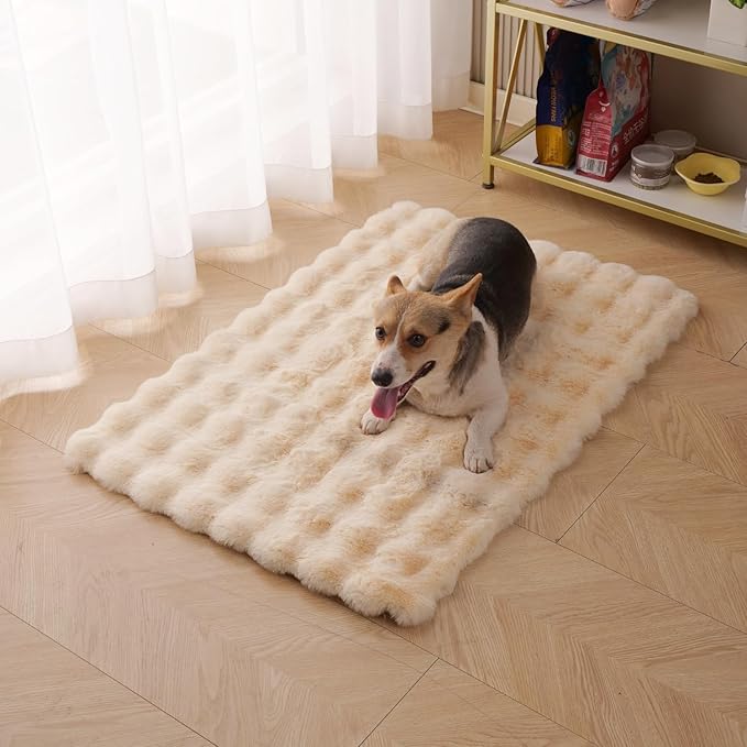 SHENGOCASE Pet Cushion Pad, Faux Fur Dog and Cat kneading Pillow, Cozy Bed Insert for Crate Pad Padding for Cage Kennel House Condo Shelf (27.5" x 41")