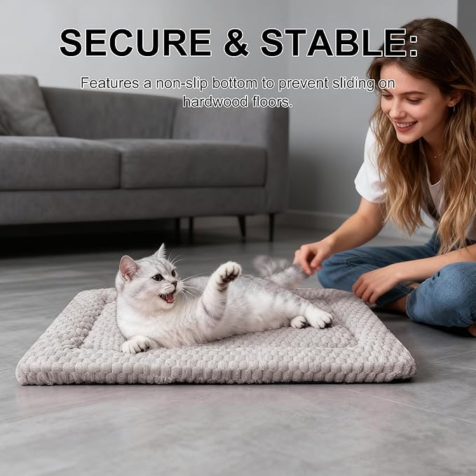 Dog Bed Mat - Dog Crate Pad - Reversible Mat for Pet Comfort - Soft Bed Crate Pads for All Seasons - Durable, Machine Washable Mat for Crates, Travel, and Home (Light Gray, 18" L*14" W*1.5" Th)