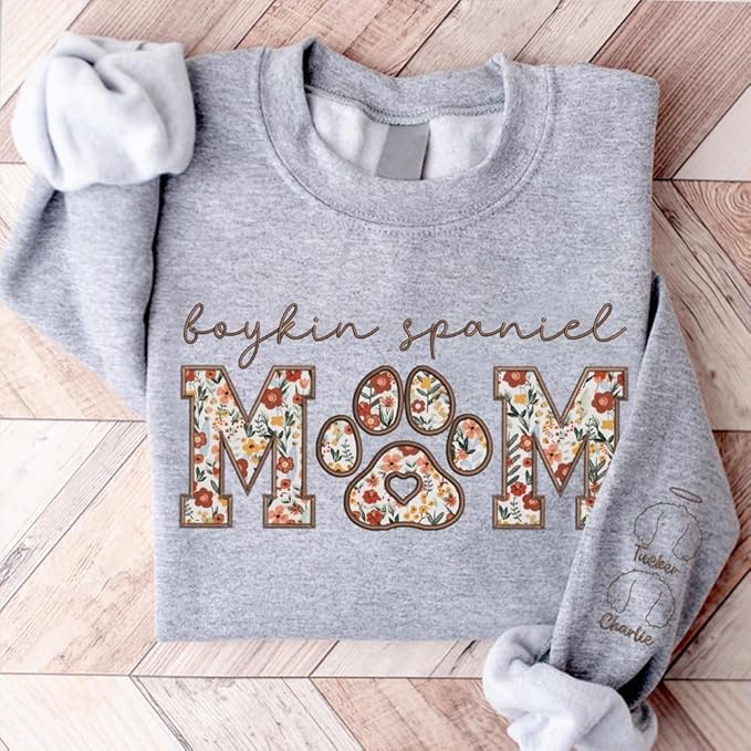 CHILLEVER Personalized Embroidered Dog Mom Sweatshirt, Dog Mama Crewneck, Gift for Mom, Pet Name On The Sleeve