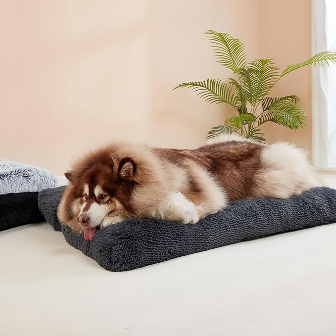 EHEYCIGA Fluffy Dog Crate Bed for Small Dogs, Plush Faux Fur Crate Pad, Calming Anti Anxiety Small Dog Bed, Washable Soft Warm Mat with Non-Slip Bottom, Dark Grey