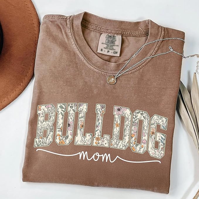 Personalized Dog Mom Sweatshirt, Dog Lover Crewneck, Gift Idea for Pet Owner, Cozy Outfit for Women, Mom Gift